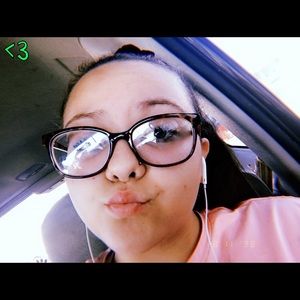 Meet your Posher, Annabella